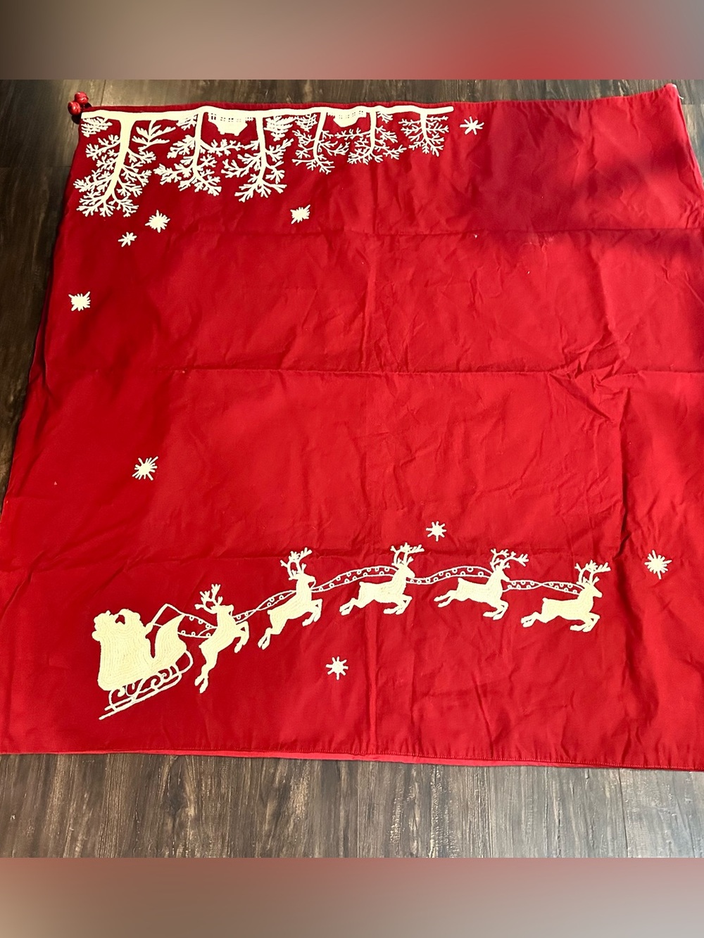 Pottery Barn Sleigh Bell Crewel Emroidered Cotton Table Throw